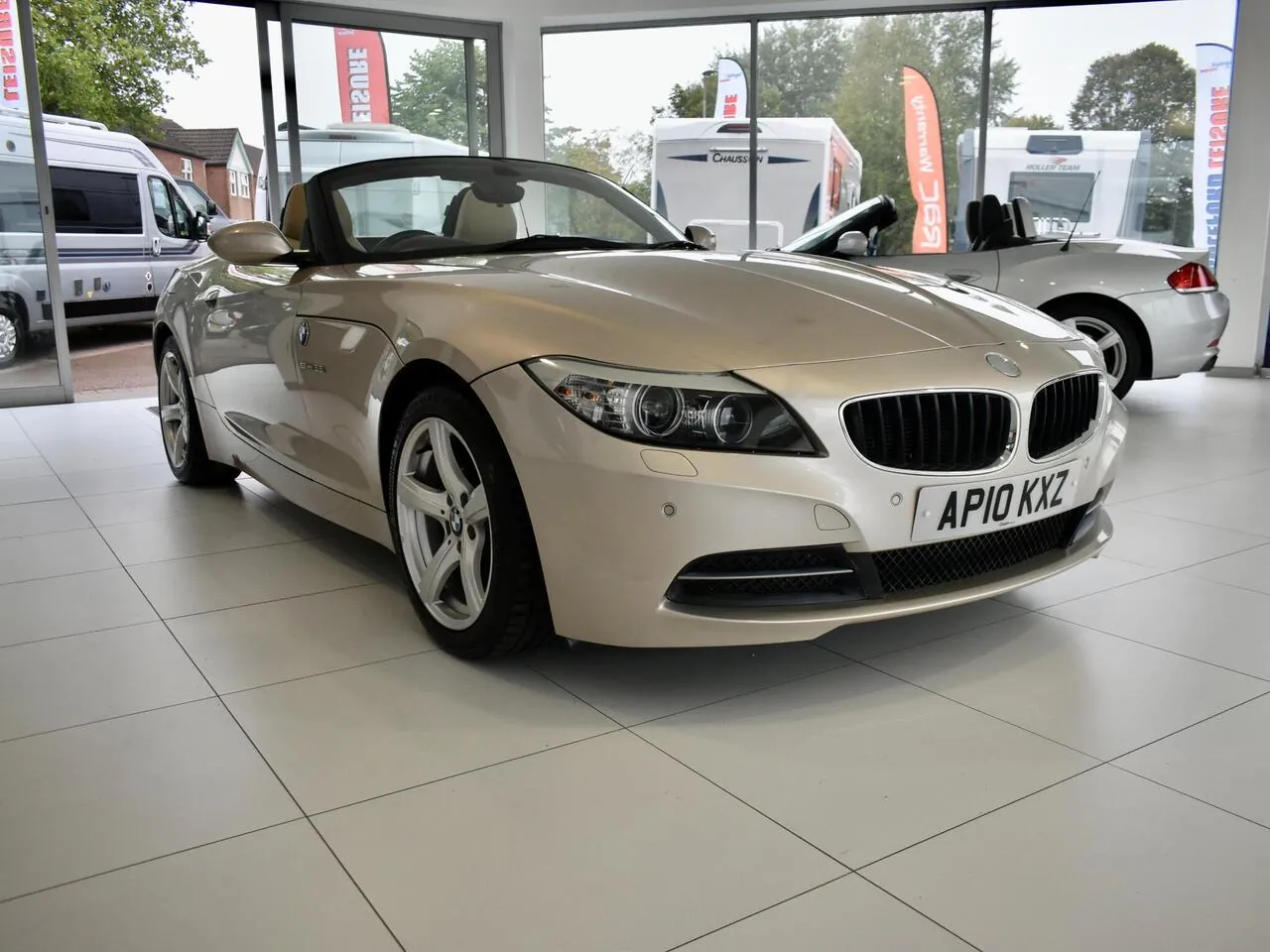 BMW Z4 2010 photo 2