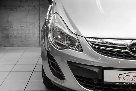Opel Corsa 2011 photo 2