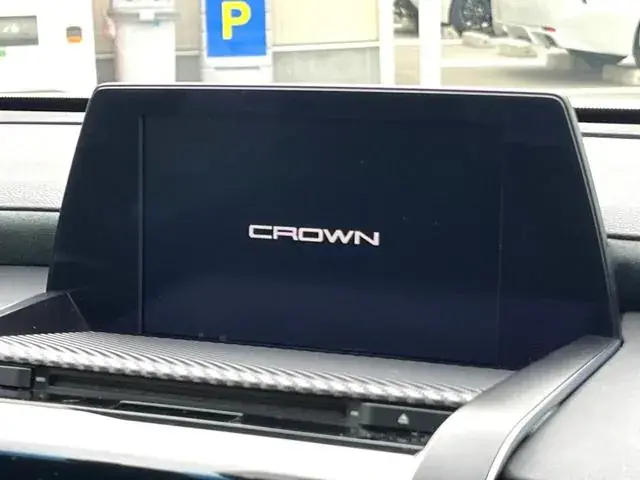 Toyota Crown 2018 photo 5