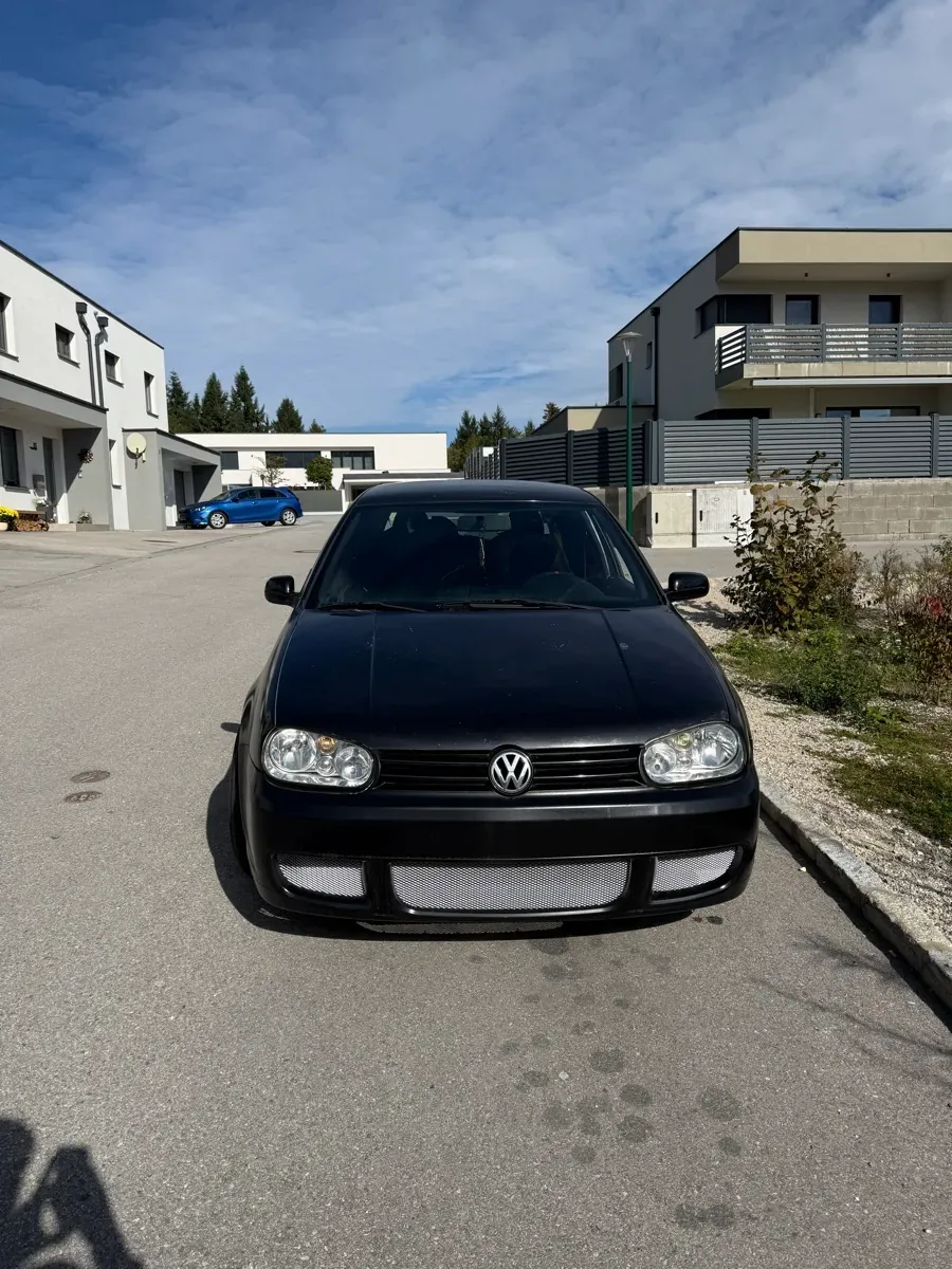Volkswagen Golf 1998 photo 2