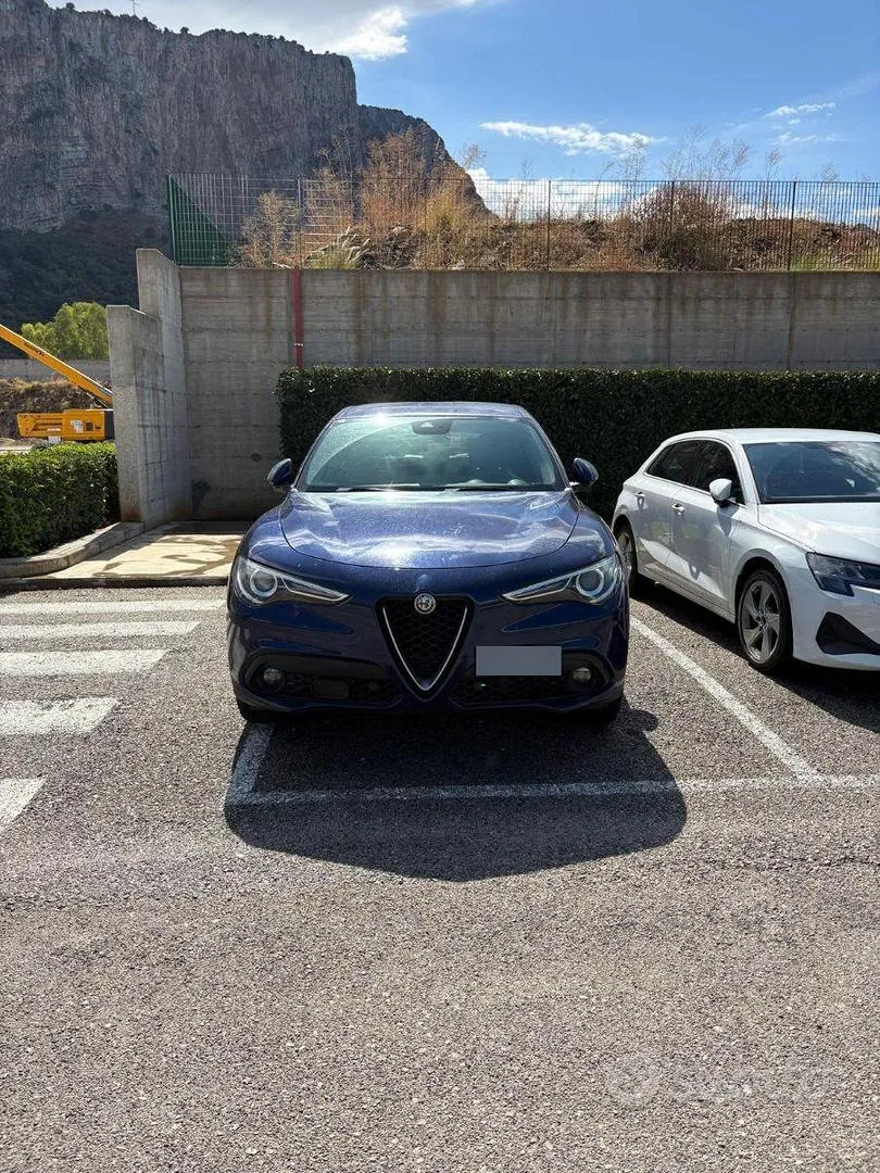 Alfa Romeo Stelvio 2017 photo 2