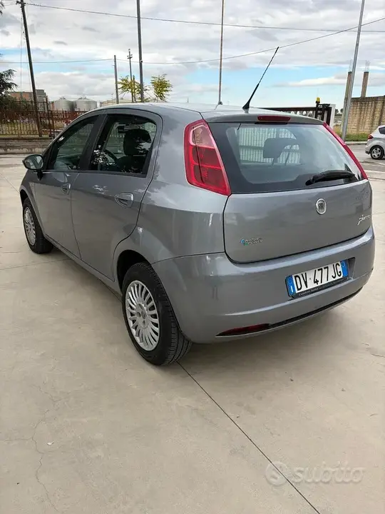 Fiat Grande Punto 2009 photo 4
