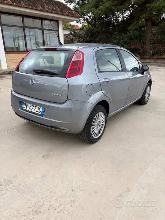 Fiat Grande Punto 2009 photo 5