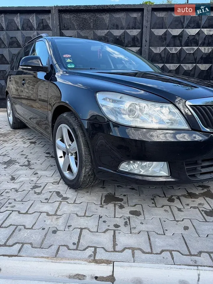 Skoda Octavia 2011 photo 2
