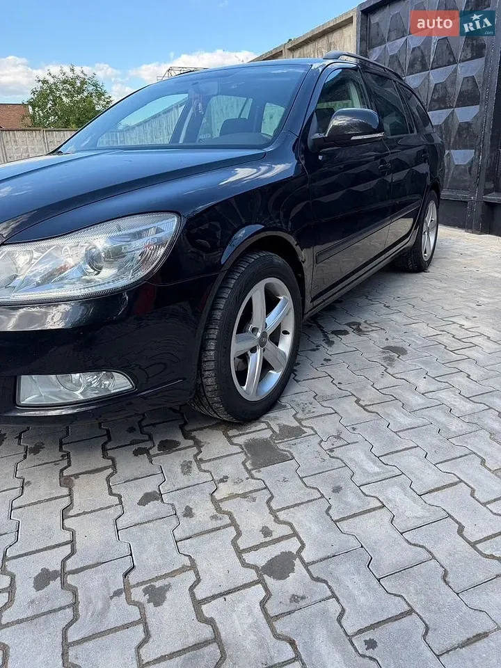 Skoda Octavia 2011 photo 4