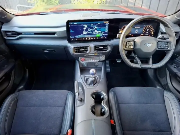 Ford Mustang 2025 photo 3