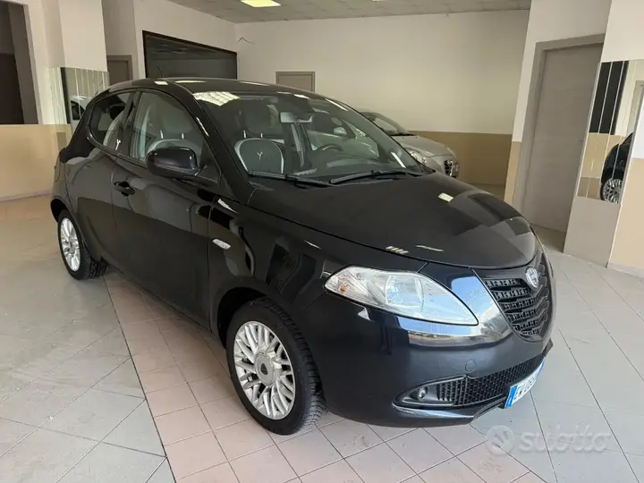 Lancia Ypsilon 2014 photo 2