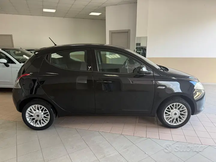 Lancia Ypsilon 2014 photo 4