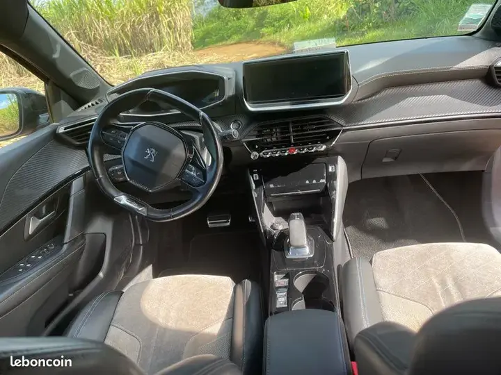Peugeot 208 2021 photo 3