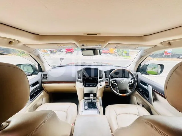 Toyota Land Cruiser 2017 photo 2