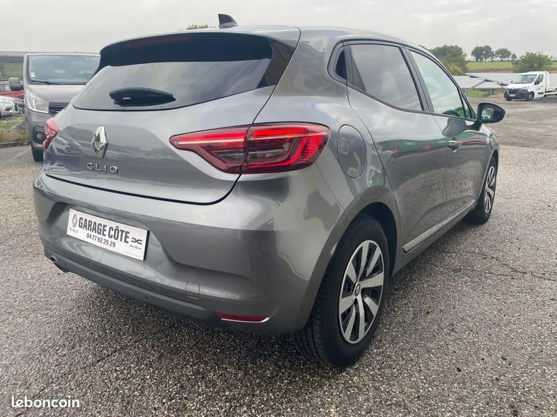 Renault Clio 2023 photo 3