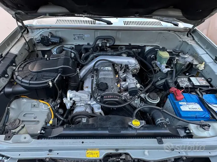 Toyota Land Cruiser 2000 photo 4