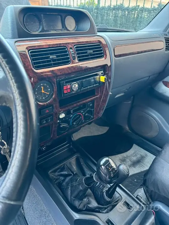 Toyota Land Cruiser 2000 photo 3