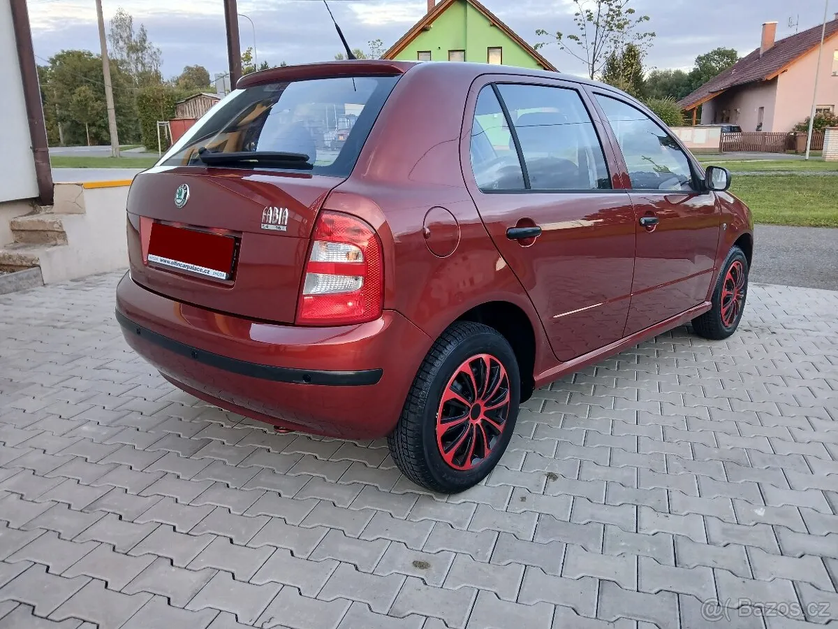 Skoda Fabia 2004 photo 2