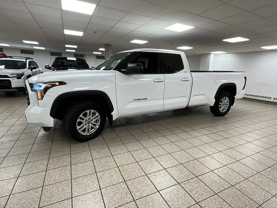 Toyota Tundra 2023 photo 3
