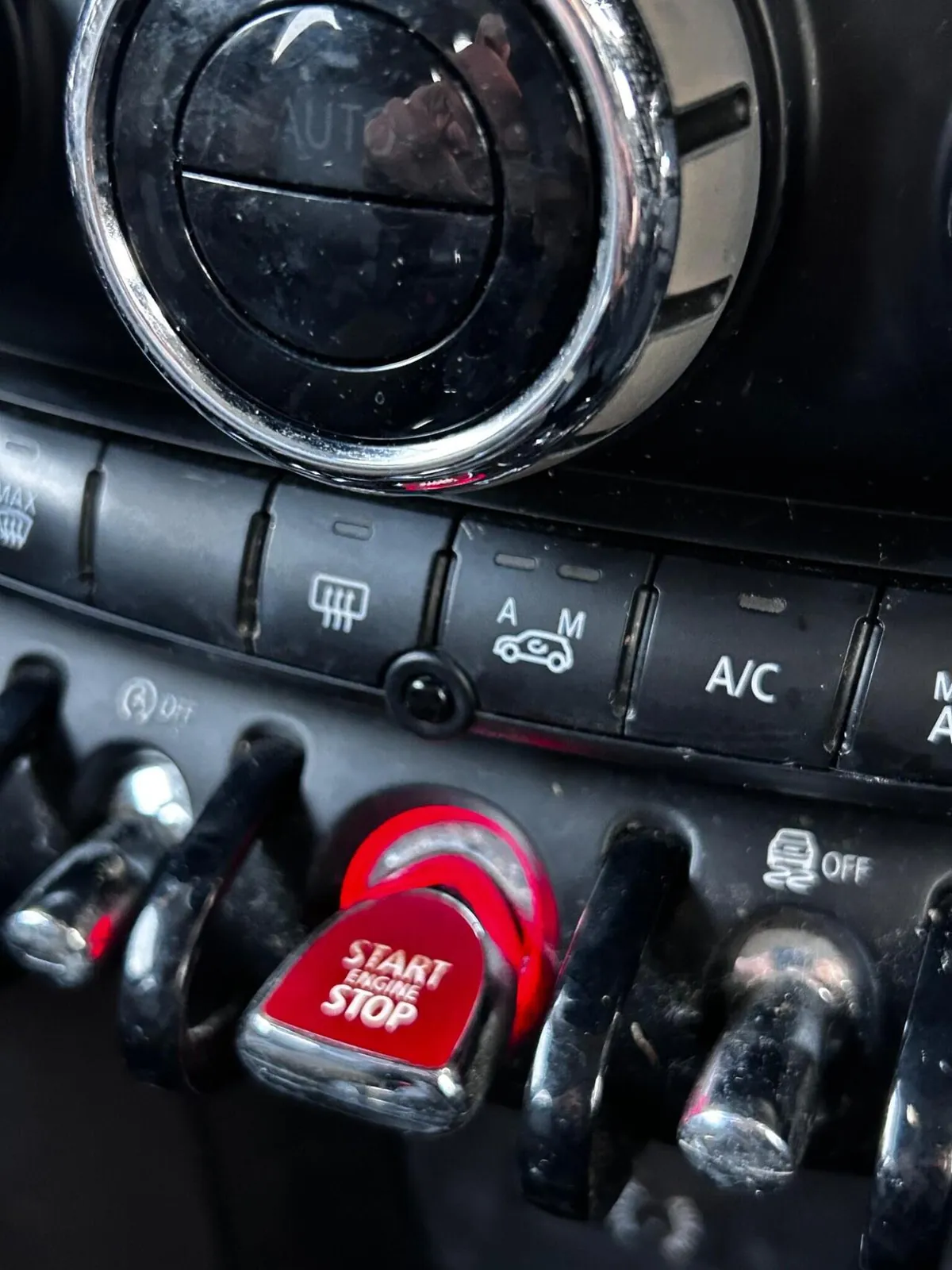 Mini Hatch 2014 photo 2