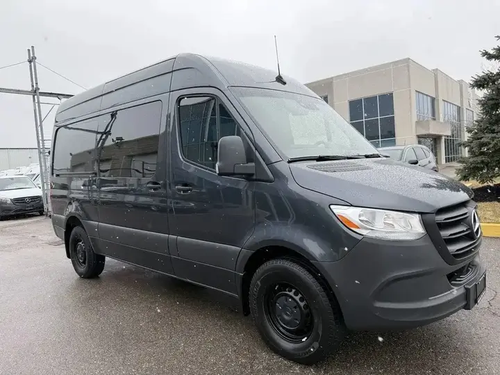 Mercedes-Benz Sprinter Van 2023 photo 2