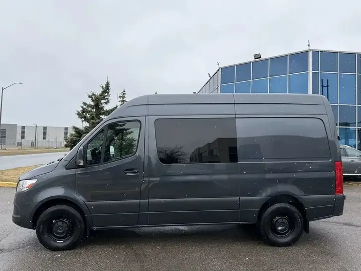 Mercedes-Benz Sprinter Van 2023 photo 5
