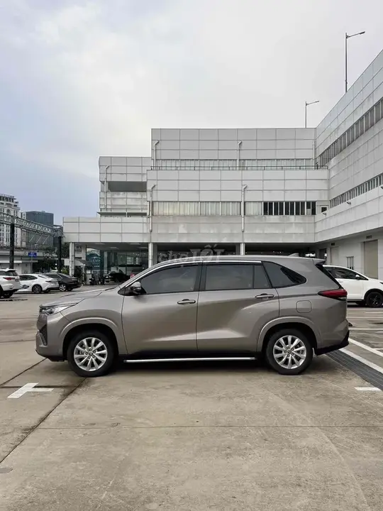 Toyota Innova Cross 2025 photo 3