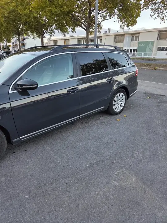 Volkswagen Passat 2011 photo 2