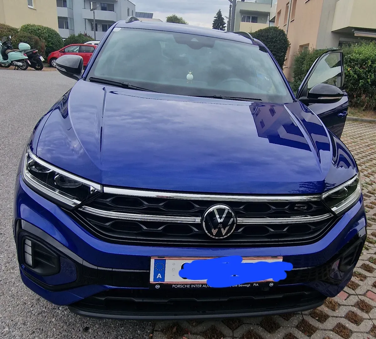 Volkswagen T-Roc 2024 photo 2