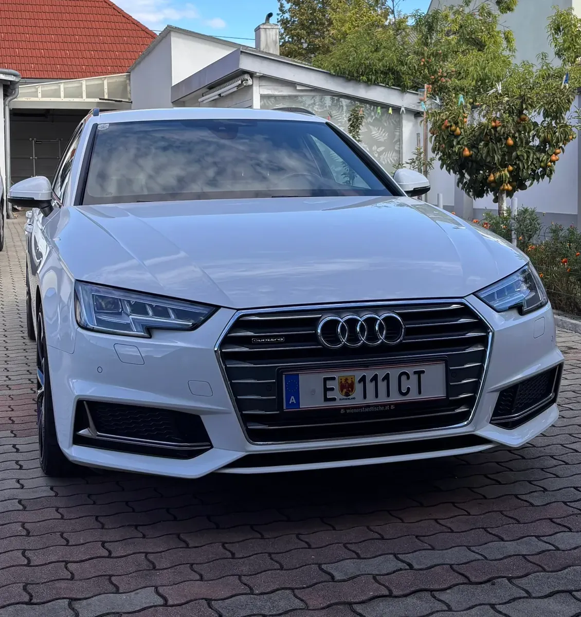 Audi A4 2019 photo 2