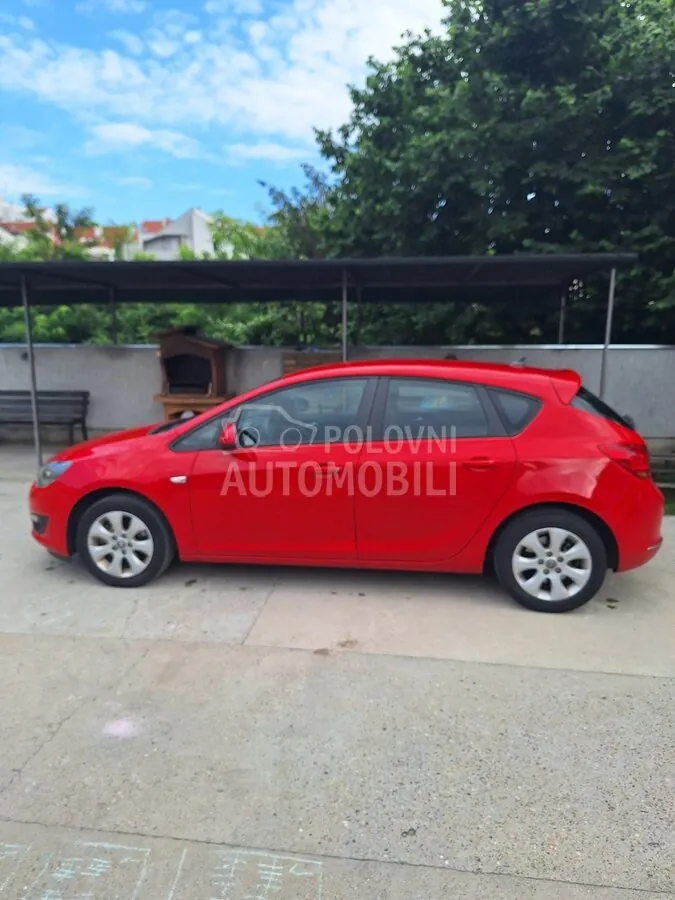 Opel Astra J