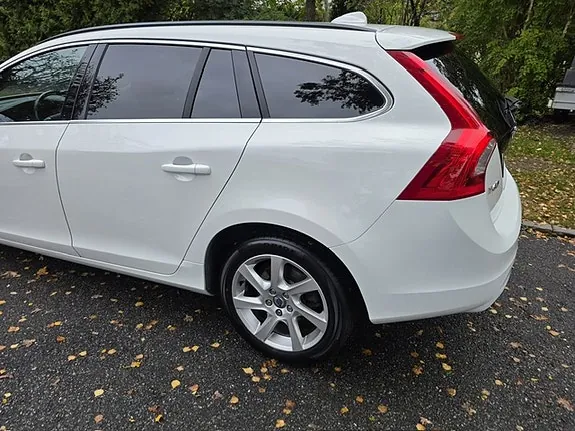 Volvo V60 2014 photo 5