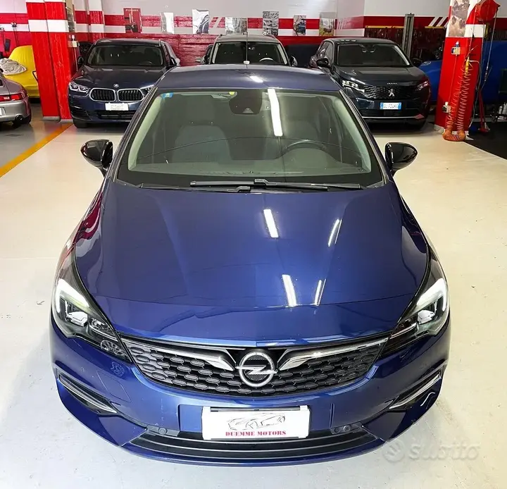 Opel Astra 2022 photo 2