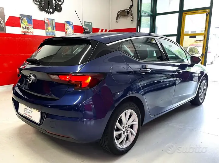 Opel Astra 2022 photo 4