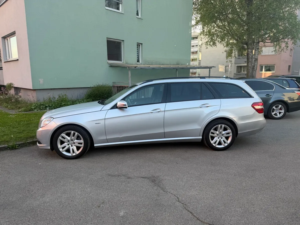 Mercedes-Benz E-Class 2010 photo 3
