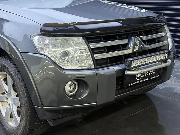 Mitsubishi Pajero 2010 photo 3