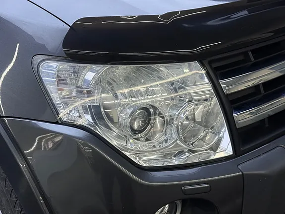 Mitsubishi Pajero 2010 photo 4