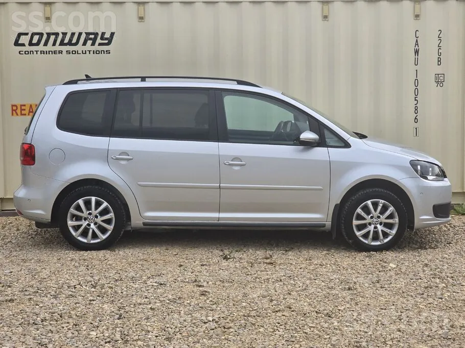 Volkswagen Touran 2010 photo 3