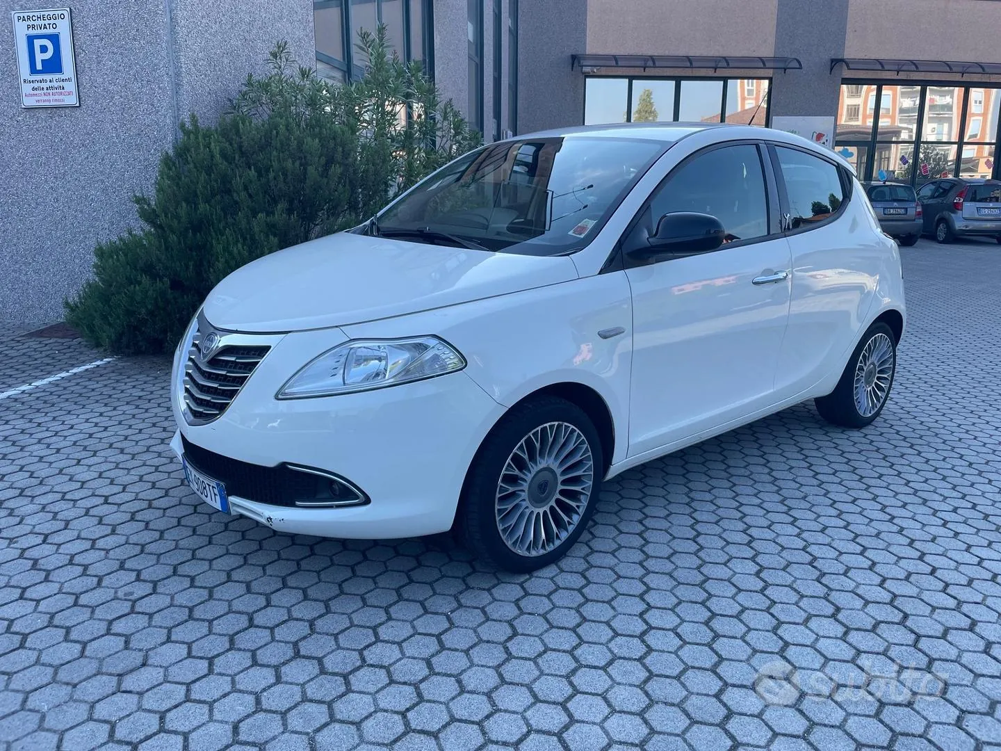 Lancia Ypsilon
