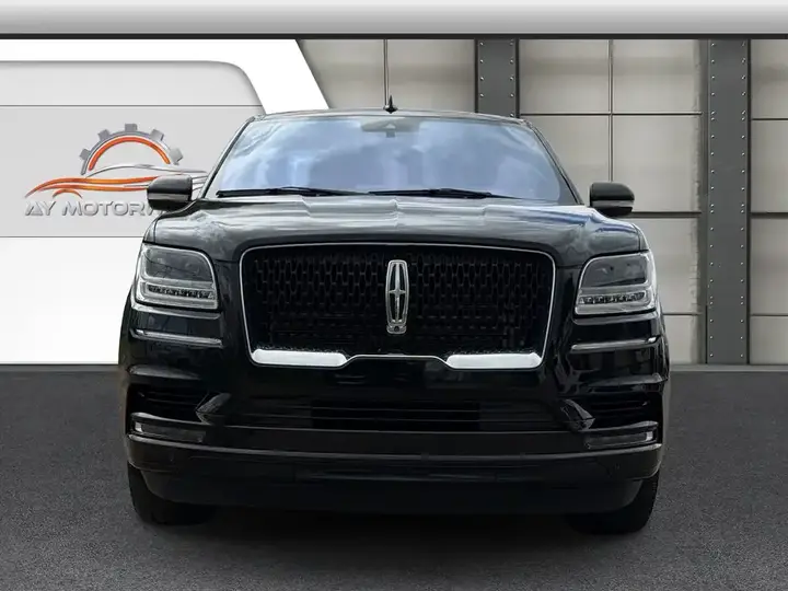 Lincoln Navigator 2021 photo 2