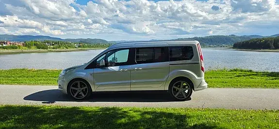 Ford Grand Tourneo Connect 2016 photo 3