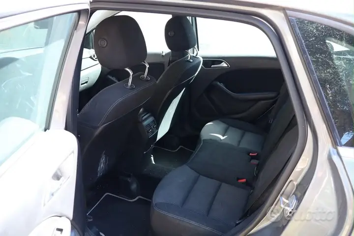 Mercedes-Benz B 180 Cdi Executive 2012 photo 4