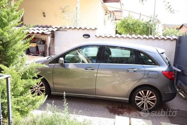 Mercedes-Benz B 180 Cdi Executive 2012 photo 3