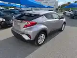 Toyota C-Hr 2022 photo 2