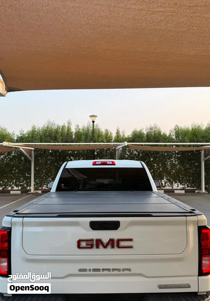 GMC Sierra 2023 photo 2