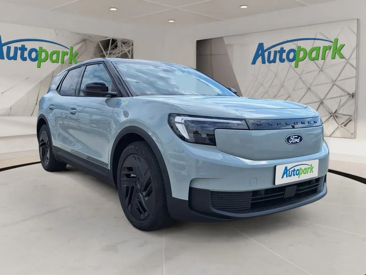 Ford Explorer 2026 photo 3
