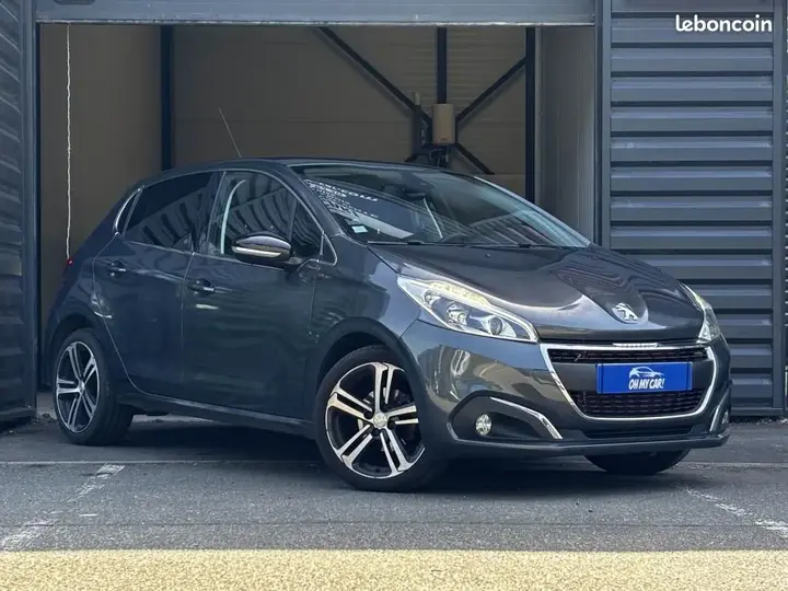 Peugeot 208 2016 photo 3