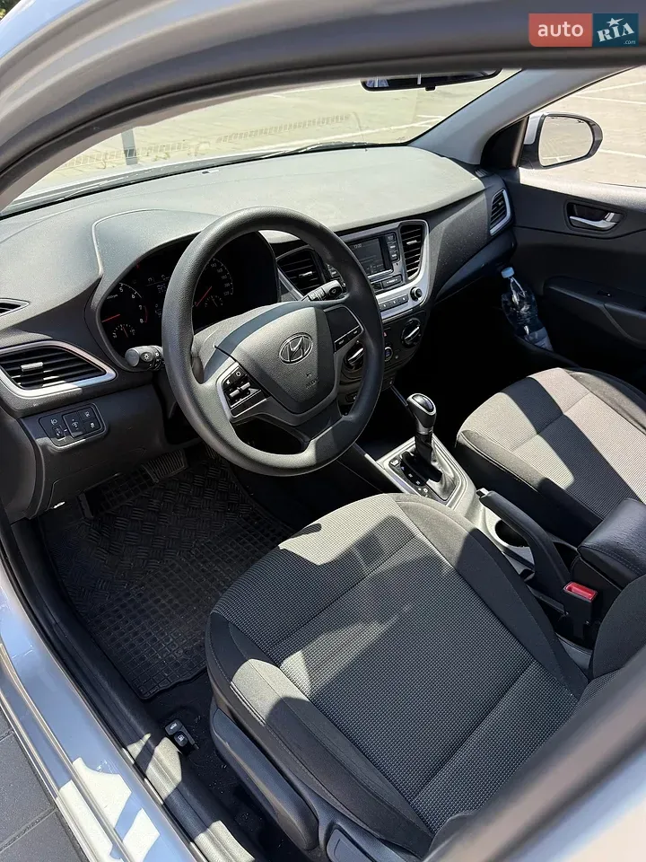 Hyundai Accent 2017 photo 4