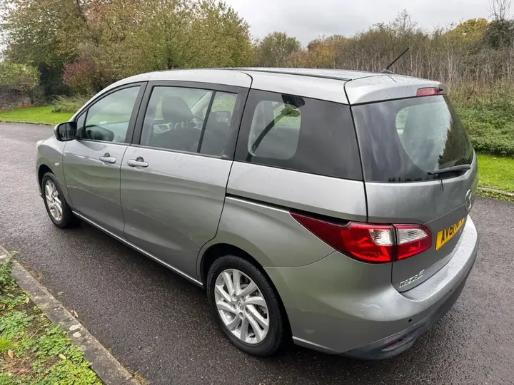 Mazda Mazda5 2011 photo 4