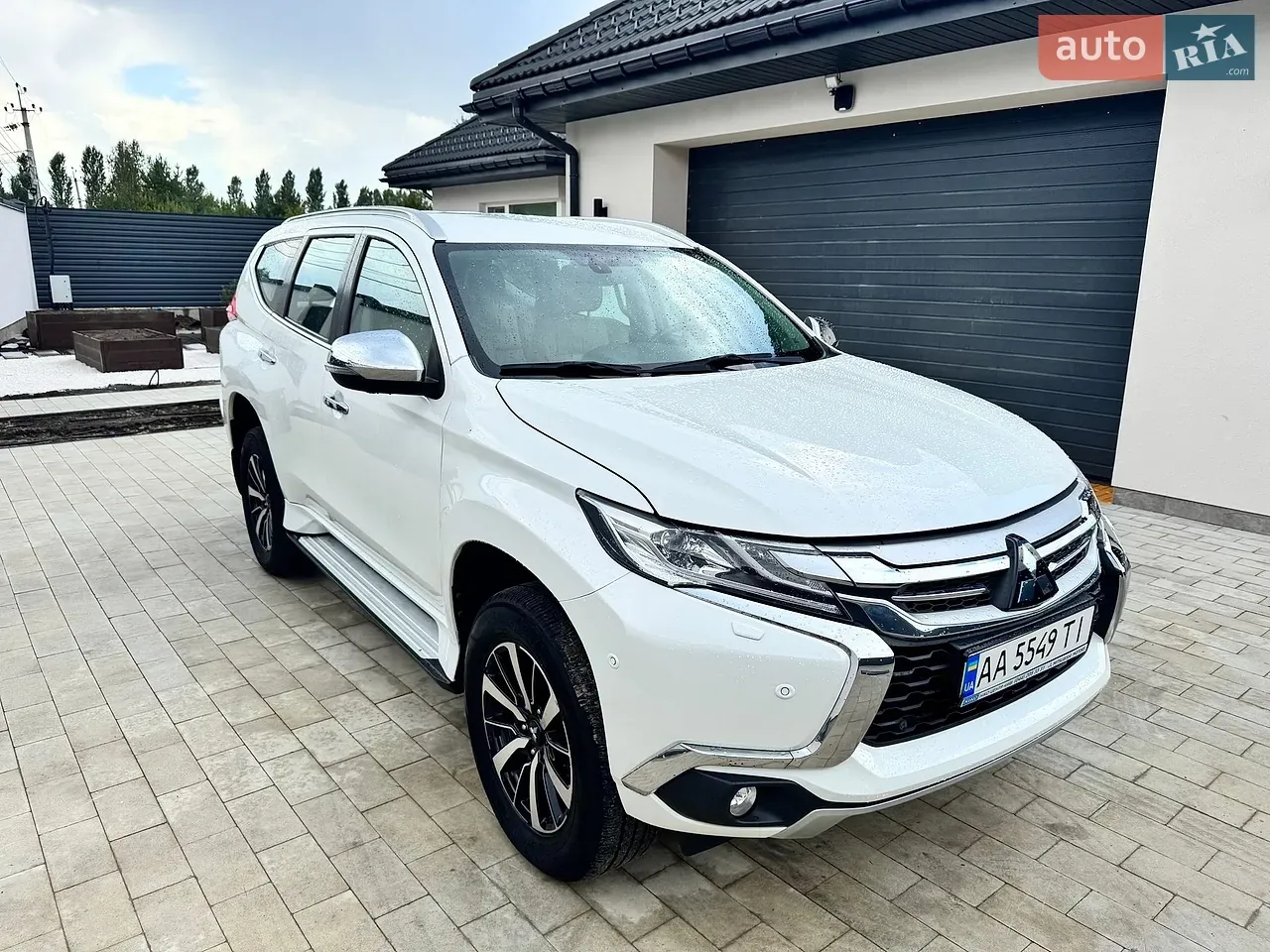 Mitsubishi Pajero Sport 2017 photo 3