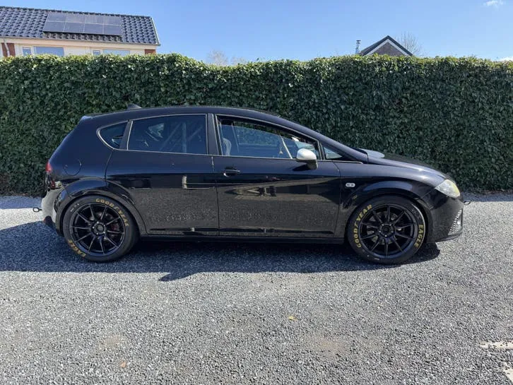 Seat Leon 2008 photo 2