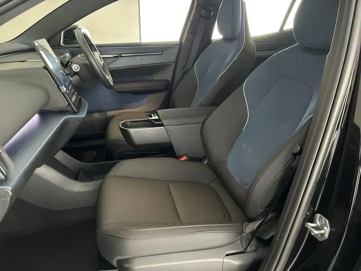 Volvo Ex30 2024 photo 4