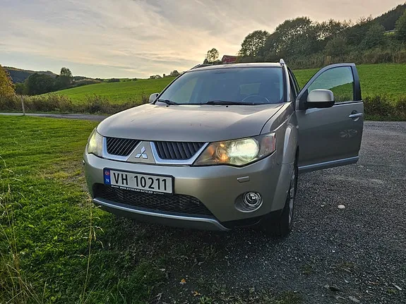 Mitsubishi Outlander 2008 photo 2