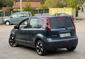 Nissan Note 2013 photo 3